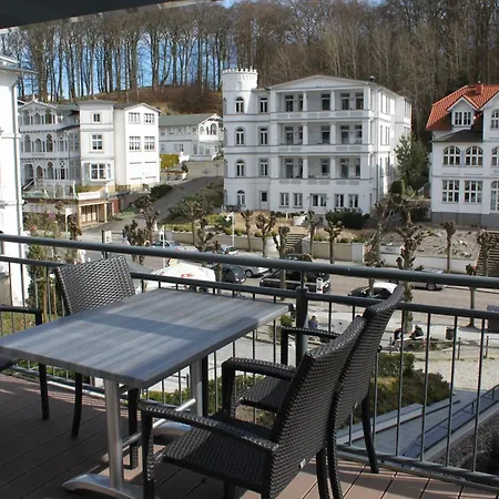 Willa - Riverboat 53 - Louisa